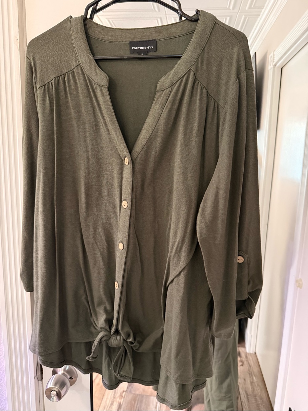 Fortune + Ivy Olive Green Button-Front Tie-Hem Women's Shirt